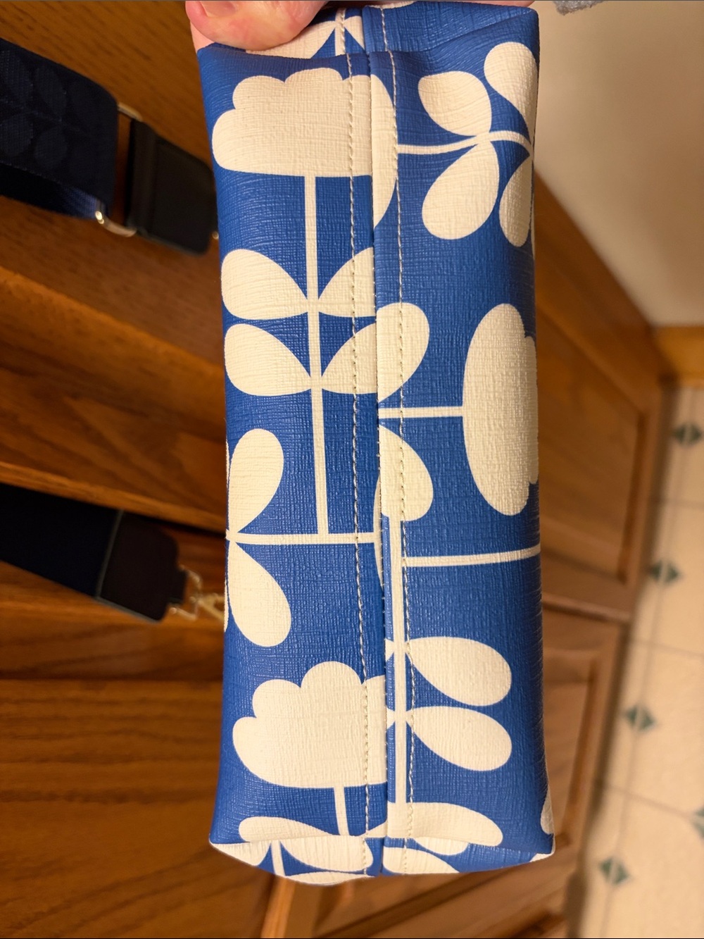 Orla Kiely Blue Floral Crossbody Bag with Red Trim - Picture 4 of 6